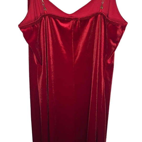 Red Velvet Gold Chain Strap Mini Dress - Picture 13 of 16